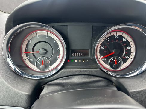 Used 2019 Dodge Grand Caravan SXT FWD image 26