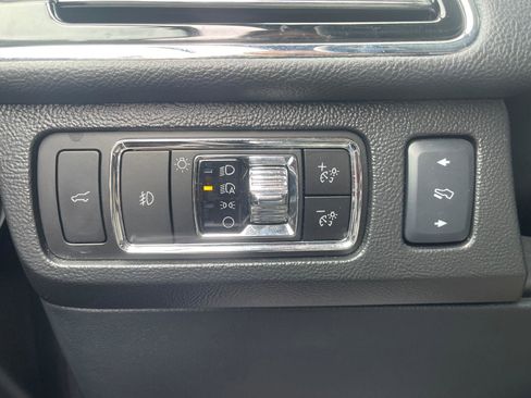 Used 2024 Lincoln Navigator Premiere AWD/4WD image 23