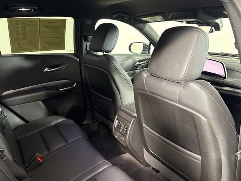 Used 2025 Cadillac XT4 Premium Luxury FWD image 30