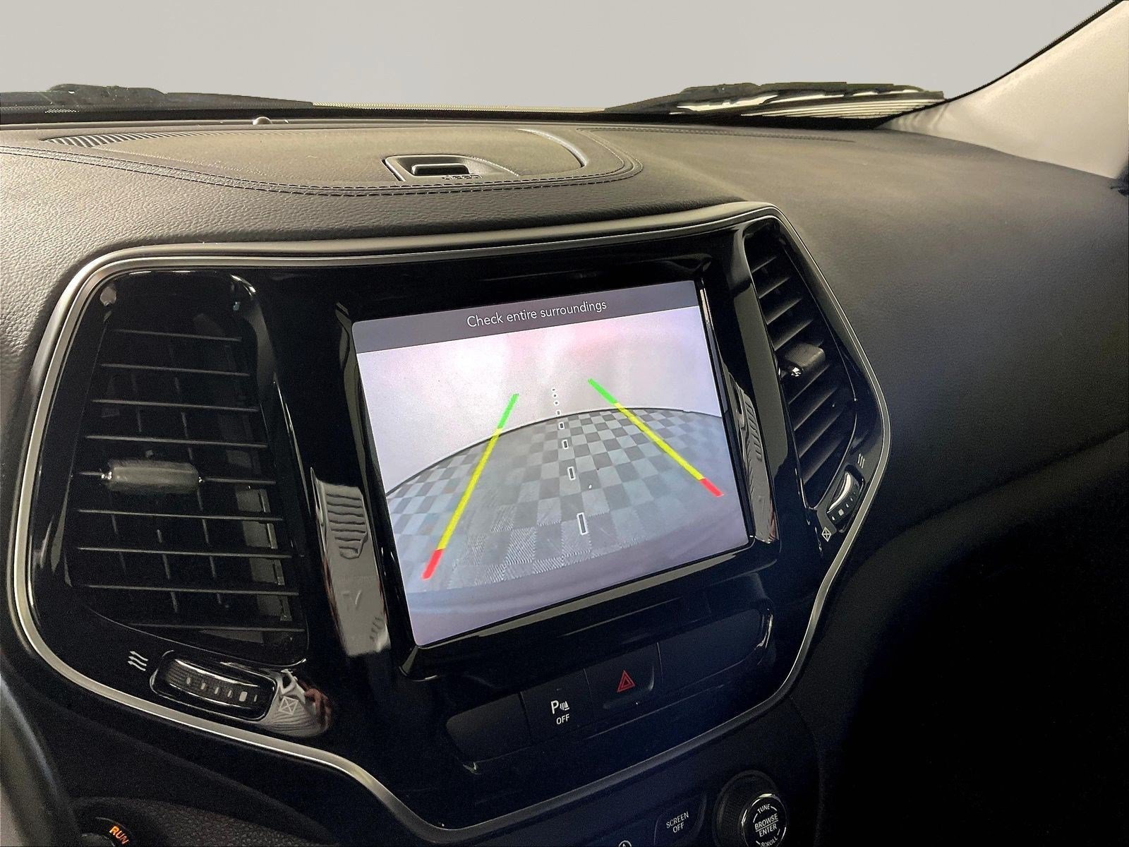 Used 2019 Jeep Cherokee Limited AWD/4WD image 14