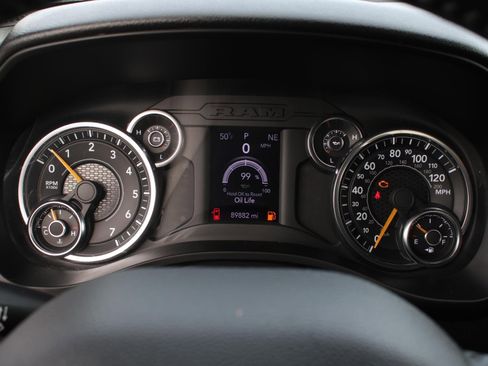 Used 2022 RAM 1500 Big Horn AWD/4WD image 9