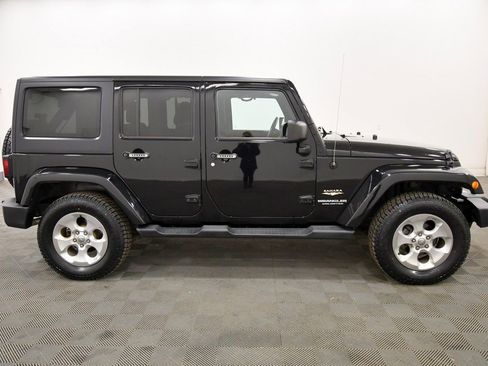 Used 2014 Jeep Wrangler Unlimited Sahara w/ Dual Top Group image 9
