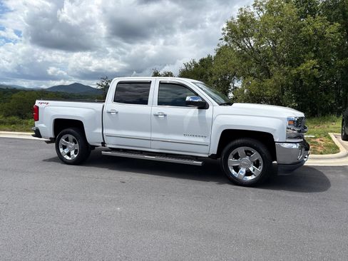 Used 2017 Chevrolet Silverado 1500 LTZ w/ Sport Package AWD/4WD image 7