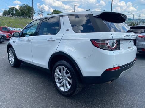 Used 2017 Land Rover Discovery Sport HSE AWD/4WD image 5