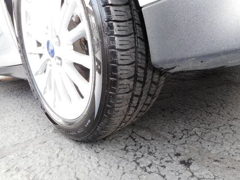 Used 2015 Ford C-MAX SE image 11