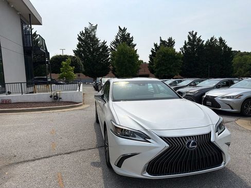Used 2021 Lexus ES 300h w/ Premium Package FWD image 6