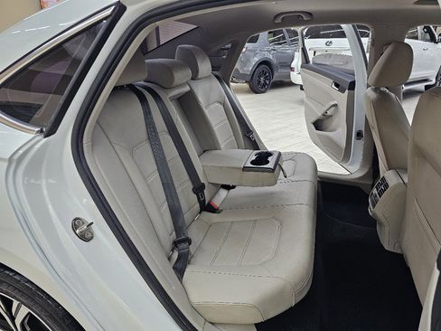 Used 2021 Volkswagen Passat 2.0T SE image 23