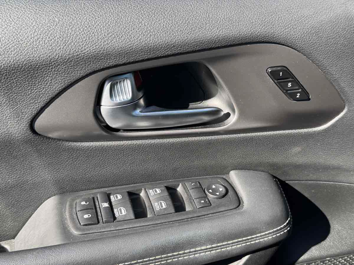 Used 2026 Chrysler Pacifica Select FWD image 28