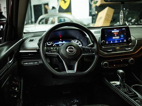 Used 2023 Nissan Altima 2.5 SV image 16