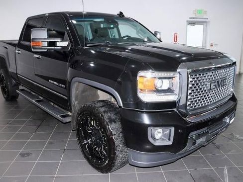 Used 2016 GMC Sierra 2500 Denali w/ Duramax Plus Package image 7