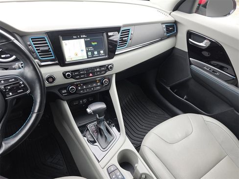 Used 2018 Kia Niro Touring image 30