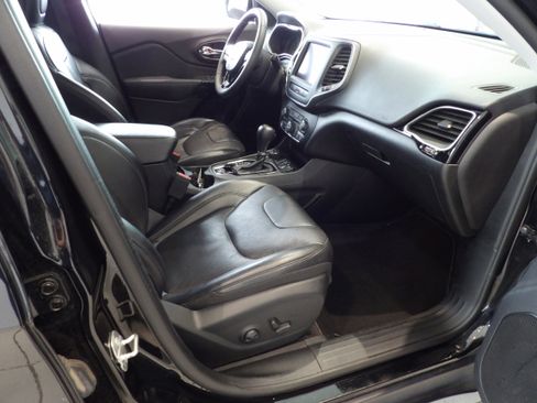 Used 2023 Jeep Cherokee Altitude Lux AWD/4WD image 23