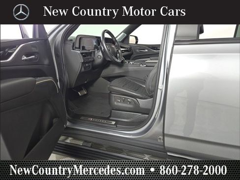 Used 2023 Cadillac Escalade V w/ LPO, ONYX Package image 17