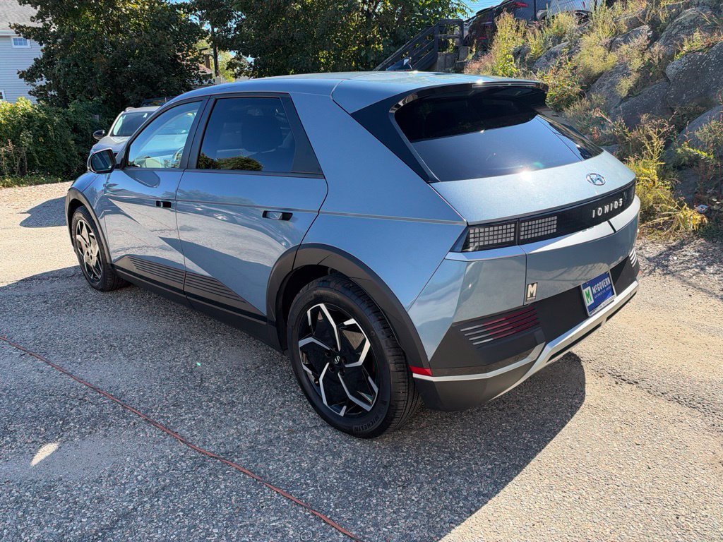 Certified 2024 Hyundai Ioniq 5 SEL AWD/4WD image 4