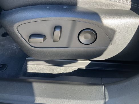 Used 2025 Chevrolet Blazer EV LT image 10