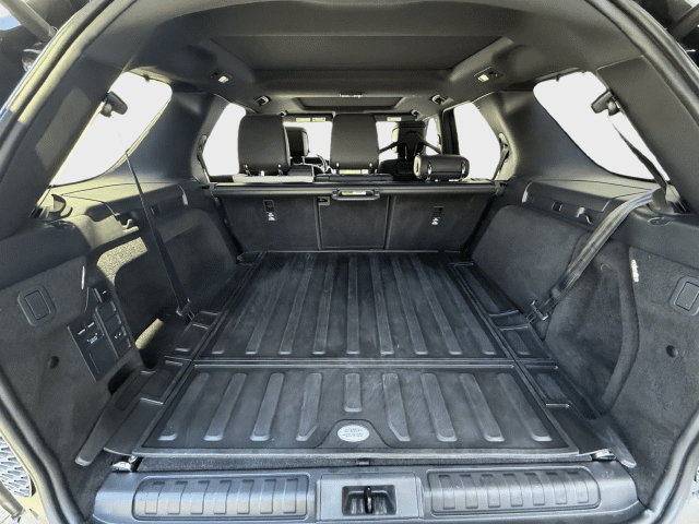 Used 2024 Land Rover Discovery Dynamic SE AWD/4WD image 28