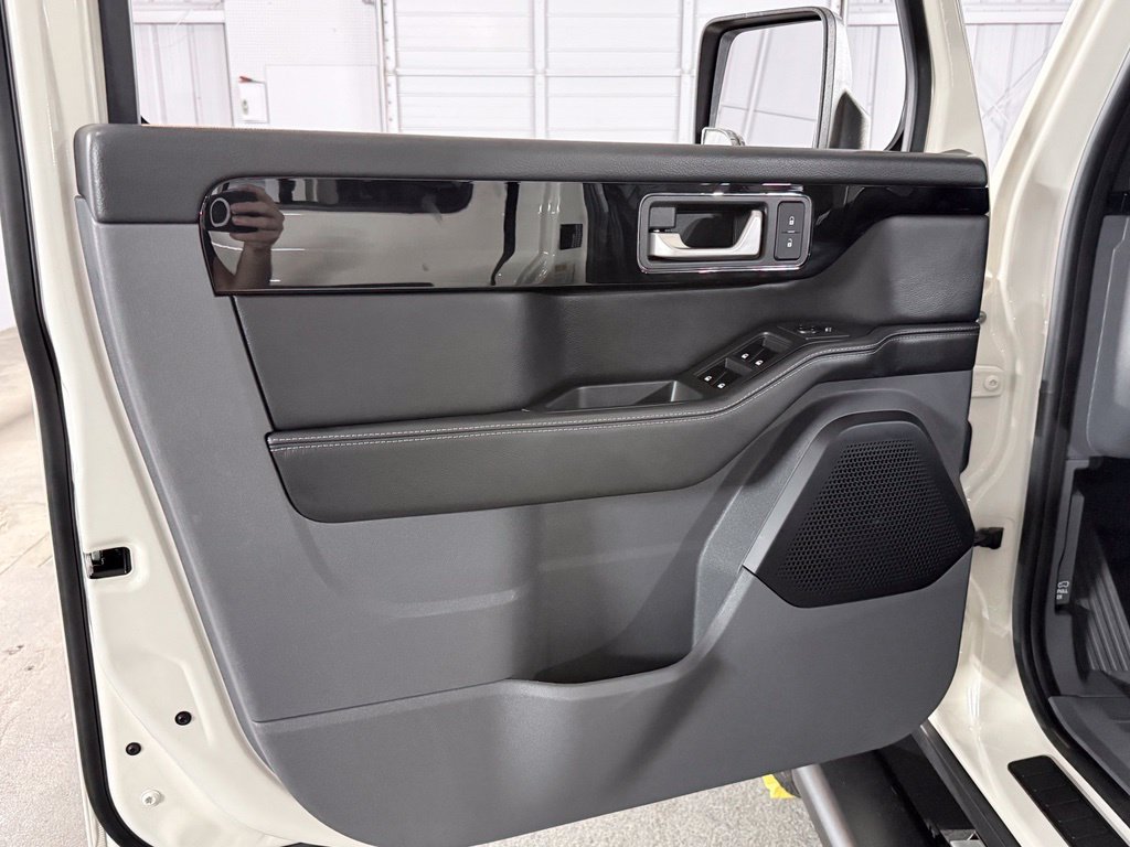 Used 2024 INEOS Grenadier Station Wagon AWD/4WD image 16