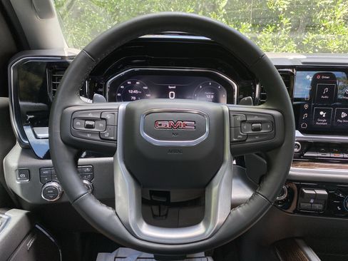 Used 2025 GMC Sierra 1500 Elevation w/ Elevation Premium Package AWD/4WD image 19
