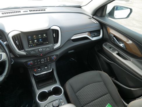 Used 2018 GMC Terrain SLE w/ Driver Convenience Package image 11