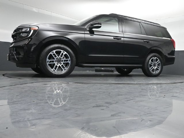 Certified 2025 Ford Expedition Active AWD/4WD image 41