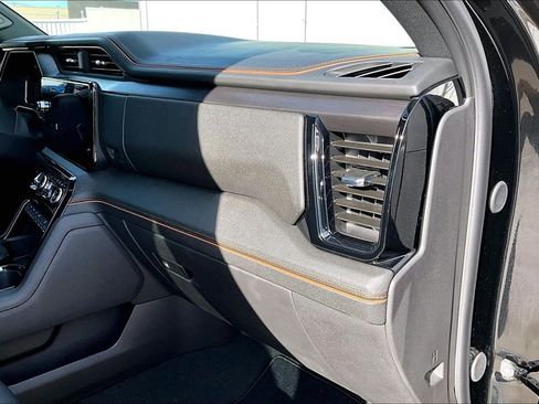 Used 2025 GMC Sierra 1500 AT4 w/ AT4 Premium Package image 19