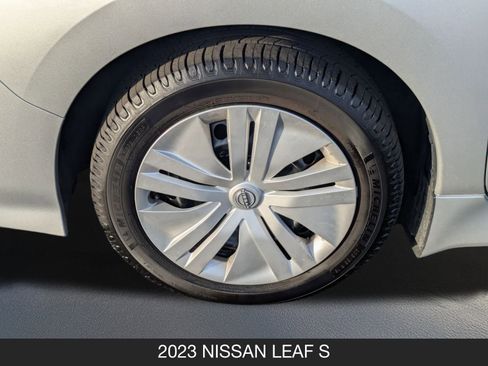 Used 2023 Nissan Leaf S image 11