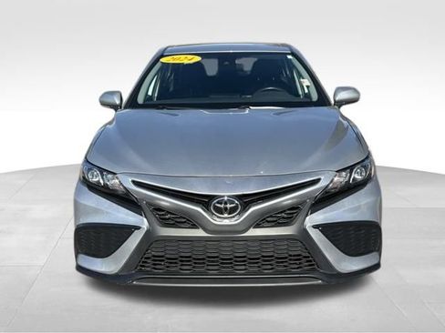 Used 2024 Toyota Camry SE image 2