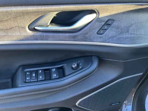 Used 2022 Jeep Grand Cherokee Limited 4xe image 10