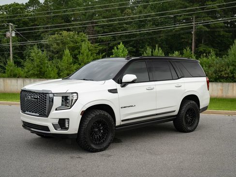 Used 2024 GMC Yukon Denali Ultimate AWD/4WD image 8