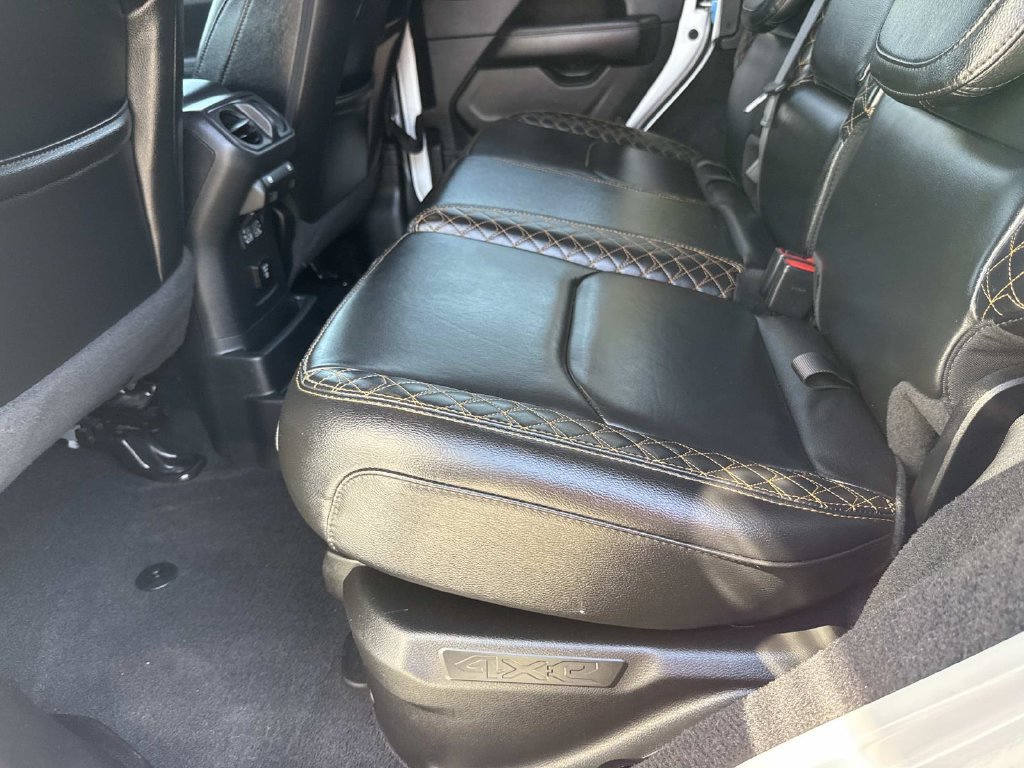 Used 2021 Jeep Wrangler Unlimited Sahara AWD/4WD image 18