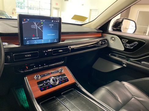 Used 2023 Lincoln Aviator Reserve w/ Equipment Group 201A image 14