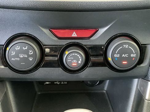 Used 2023 Subaru Forester Premium AWD/4WD image 21
