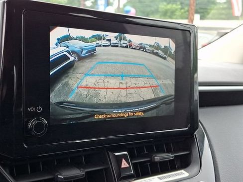 Used 2023 Toyota Corolla LE FWD image 18