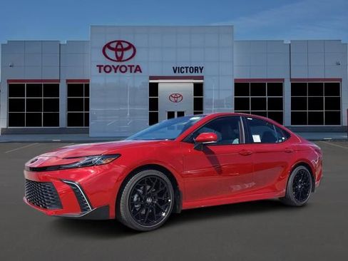 Used 2026 Toyota Camry SE FWD image 1