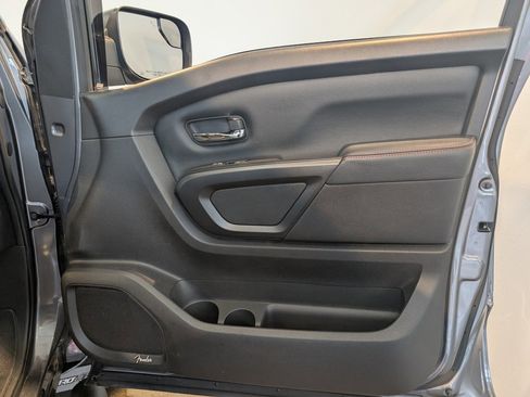 Used 2021 Nissan Titan PRO-4X w/ Pro-4x Convenience Package image 27