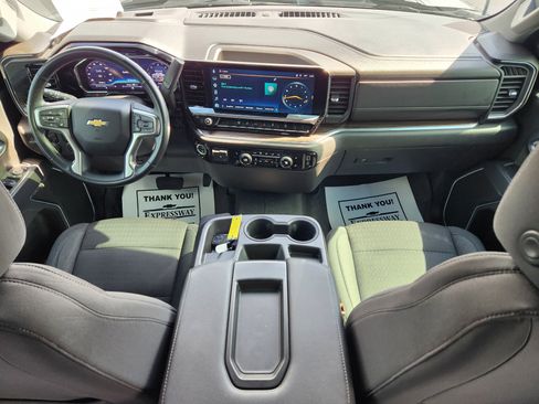 Used 2024 Chevrolet Silverado 2500 LT AWD/4WD image 16