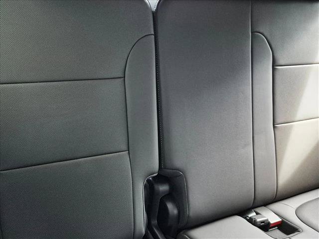Used 2023 Chevrolet Traverse Premier FWD image 17