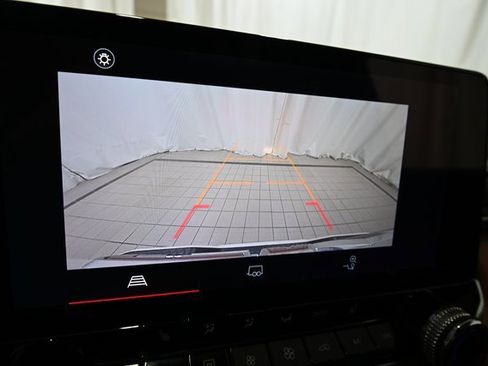 Used 2024 GMC Canyon AT4 image 6