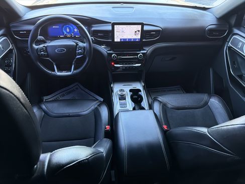 Used 2022 Ford Explorer ST w/ ST Street Pack image 12