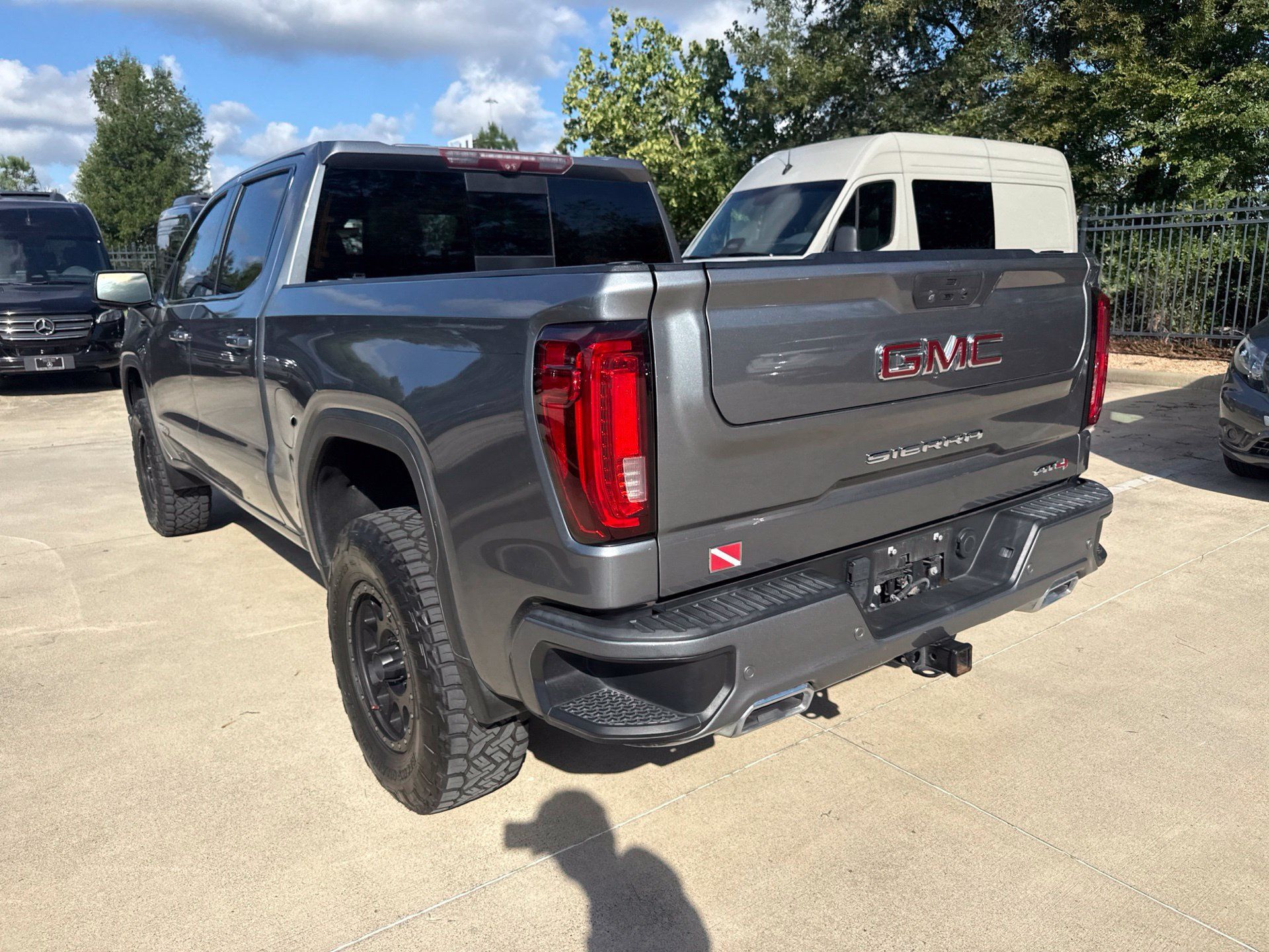 Used 2020 GMC Sierra 1500 AT4 w/ AT4 Premium Package AWD/4WD image 6
