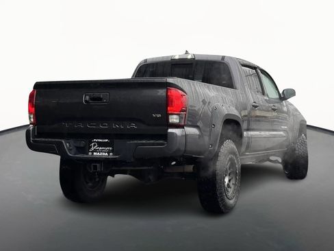 Used 2018 Toyota Tacoma TRD Sport image 6