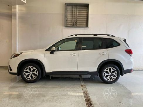 Certified 2023 Subaru Forester Premium AWD/4WD image 9
