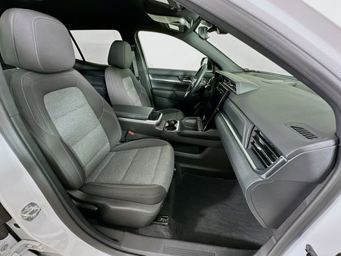 Used 2025 GMC Terrain Elevation image 30