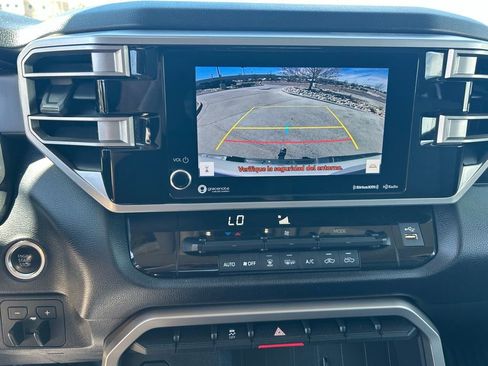 Used 2022 Toyota Tundra SR5 w/ SR5 Convenience Package AWD/4WD image 22