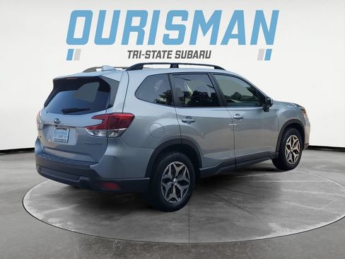 Used 2021 Subaru Forester Premium AWD/4WD image 6