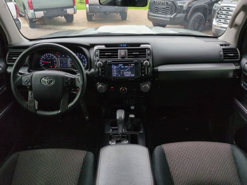 Used 2018 Toyota 4Runner TRD Off-Road AWD/4WD image 14