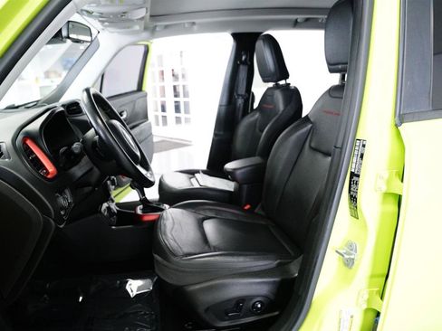 Used 2018 Jeep Renegade Trailhawk image 10