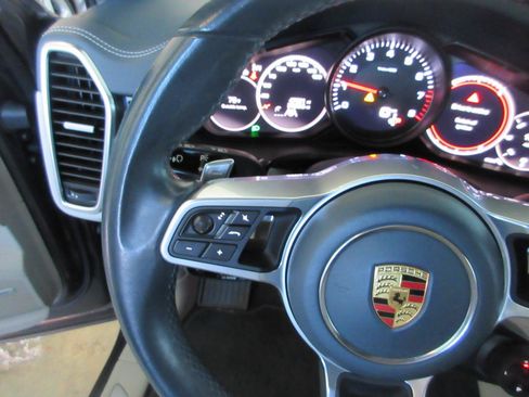 Used 2021 Porsche Cayenne S AWD/4WD image 53