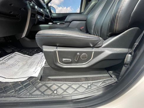 Used 2019 Ford Expedition Max Platinum AWD/4WD image 18