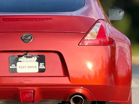 Used 2016 Nissan 370Z Coupe RWD image 16